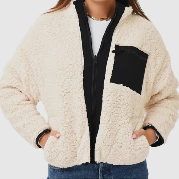 NWT Z SUPPLY ZS On The Go Reversible Jacket Black Quilted & Ivory Teddy Size XS - Picture 2 of 15